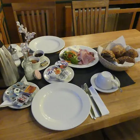 Bayerischer Hof Hotel 2*