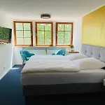 Bayerischer Hof Hotel 2*