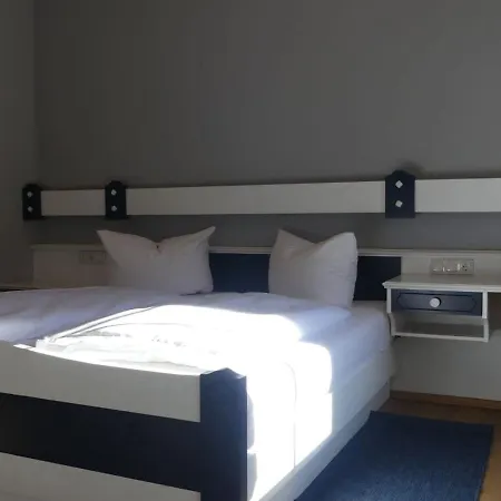 Bayerischer Hof Hotel 2*